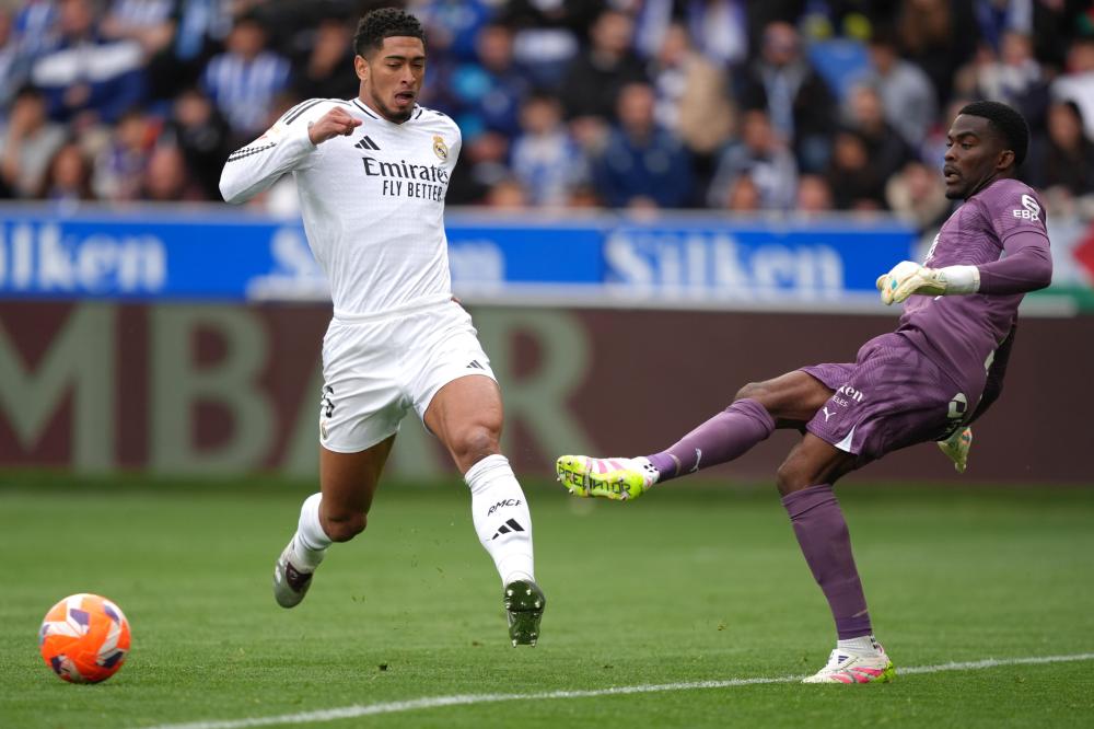 他在关键时 他在关键时