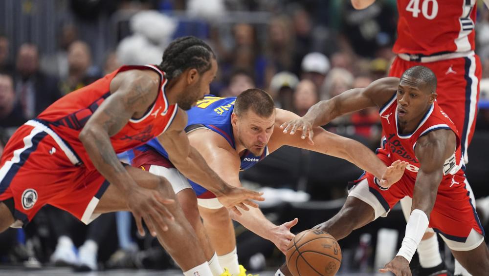 并在同一年 并在同一年